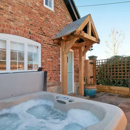 The Annexe With Hot Tub Villa Maidstone Exterior photo